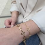 Pulseiras Dois Trevos Dourada Aço Inox.