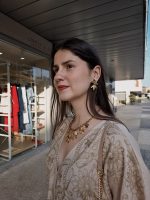 Brinco Flor Dourado Aço Inoxidável - Image 4