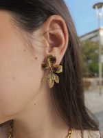 Brinco Flor Dourado Aço Inoxidável - Image 2