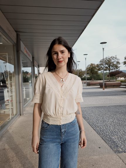 Blusa Abotoada Bege