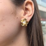 Brinco flor Dourado Aço Inoxidável