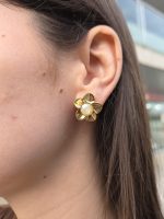 Brinco flor Dourado Aço Inoxidável