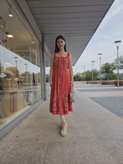 Vestido Bordado Algodão Terracota