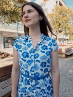 Vestido Florido Azul Com Cinto - Image 4