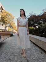 Vestido Ás Riscas Com Bordado