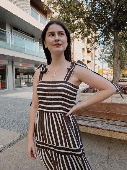 Vestido Riscado Laços Castanho
