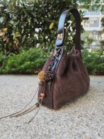BOLSA CASTANHA COM ADORNO - Image 2